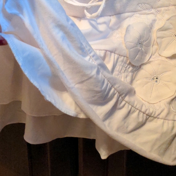 Candies White flower skirt - Picture 4 of 13